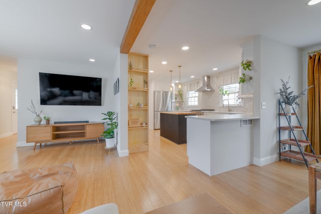 2405 Rambling Road, Johnson City, TN 37604