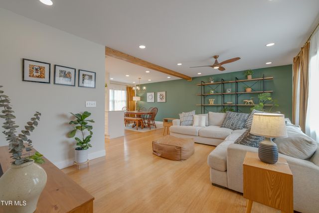 2405 Rambling Road, Johnson City, TN 37604