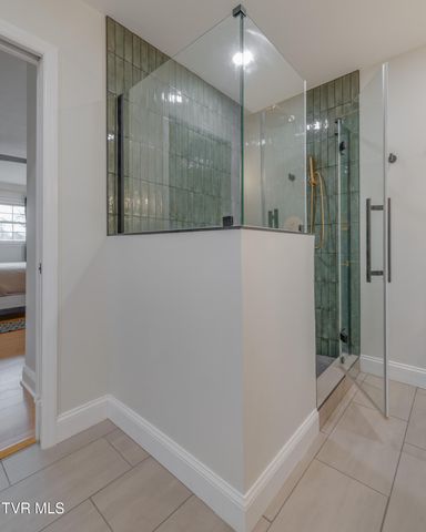 2405 Rambling Road, Johnson City, TN 37604