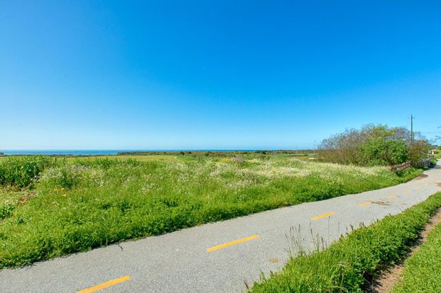 41 Grandview Street 1204, Santa Cruz, CA 95060