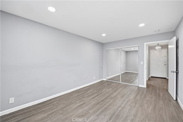 6815 Remmet 215, Canoga Park, CA 91303