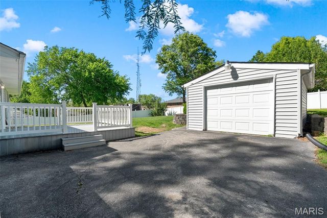 1308 South Drive, St Charles, MO 63303