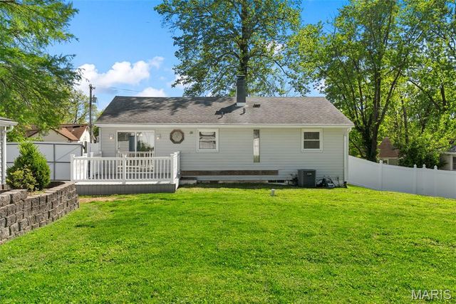 1308 South Drive, St Charles, MO 63303