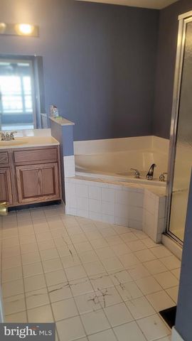5004 BALTIMORE DR, Marlton, NJ 08053