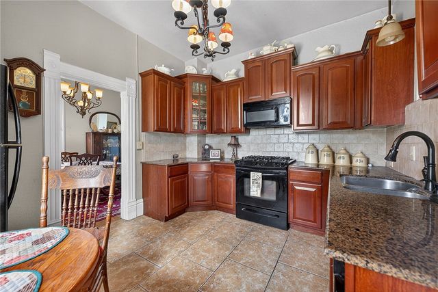 1016 S 4th Street, Rogers, AR 72756