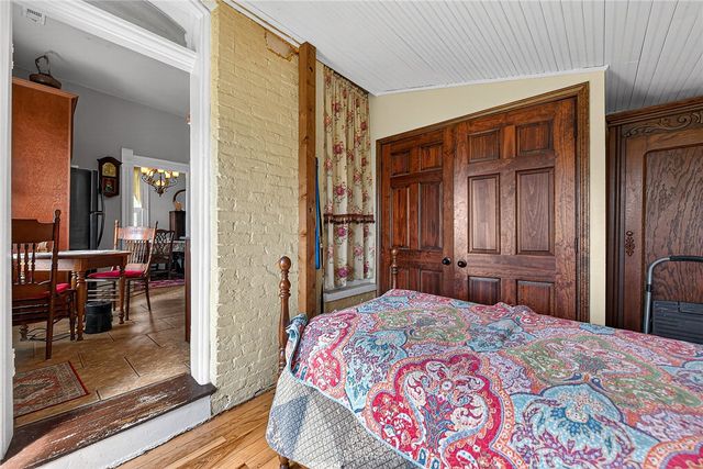 1016 S 4th Street, Rogers, AR 72756