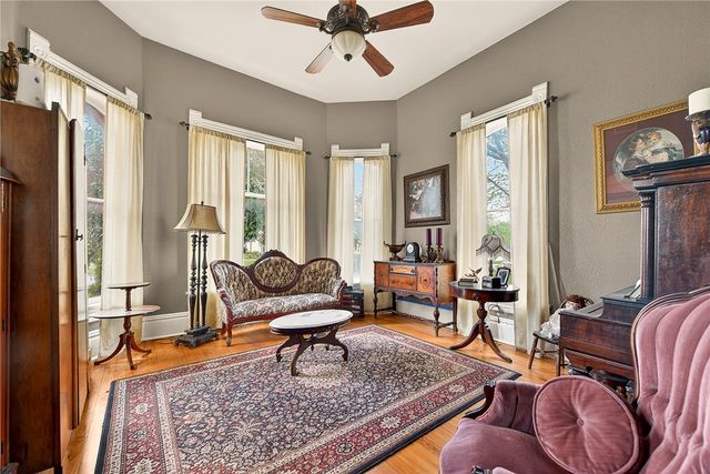 1016 S 4th Street, Rogers, AR 72756