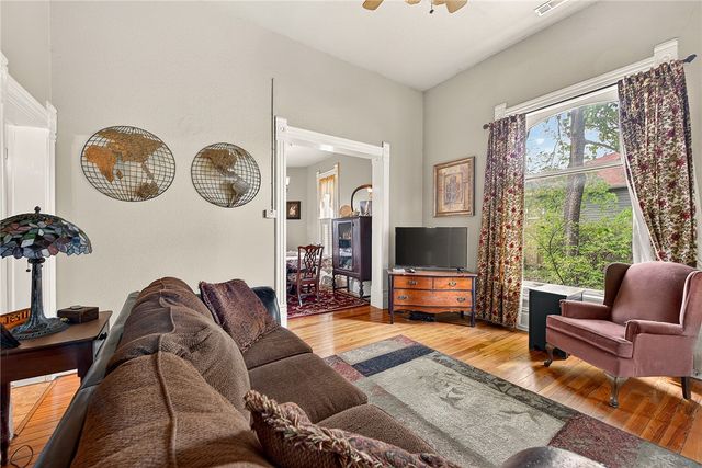 1016 S 4th Street, Rogers, AR 72756