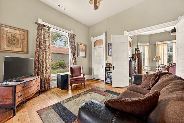 1016 S 4th Street, Rogers, AR 72756
