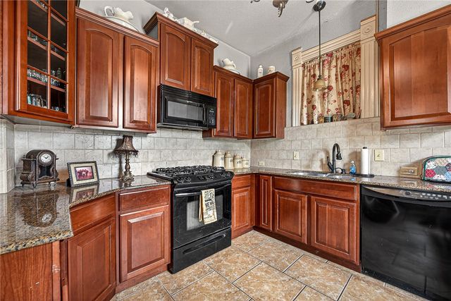 1016 S 4th Street, Rogers, AR 72756