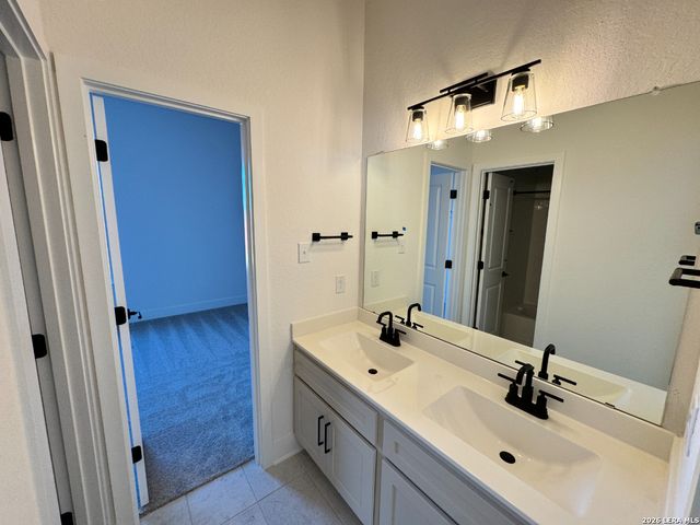 153 Megan's Point, Castroville, TX 78009