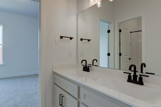 153 Megan's Point, Castroville, TX 78009