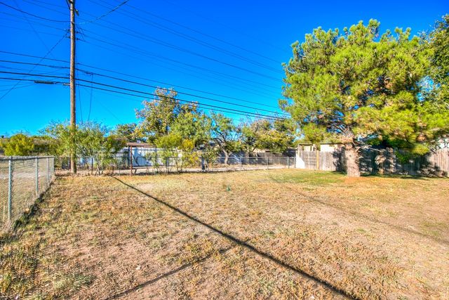 2006 Field St, San Angelo, TX 76901