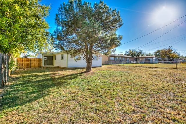 2006 Field St, San Angelo, TX 76901