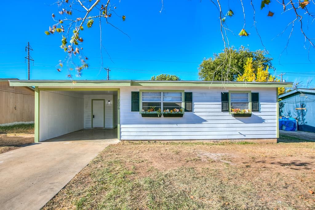 2006 Field St, San Angelo, TX 76901