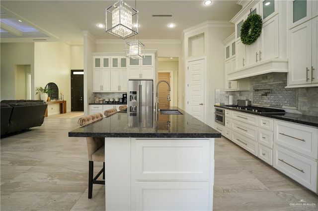 23720 Oak Knoll Drive, Edcouch, TX 78538