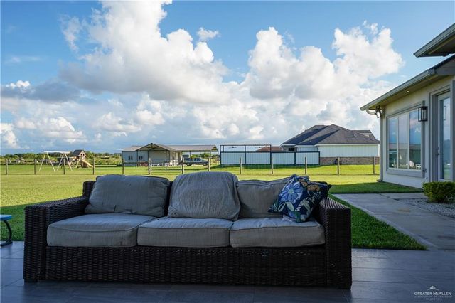 23720 Oak Knoll Drive, Edcouch, TX 78538