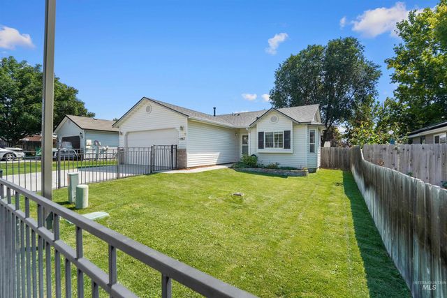 1067 W Pouch St, Kuna, ID 83634