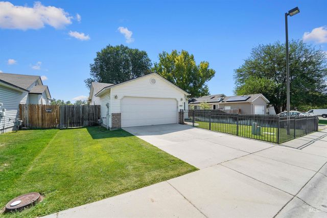 1067 W Pouch St, Kuna, ID 83634
