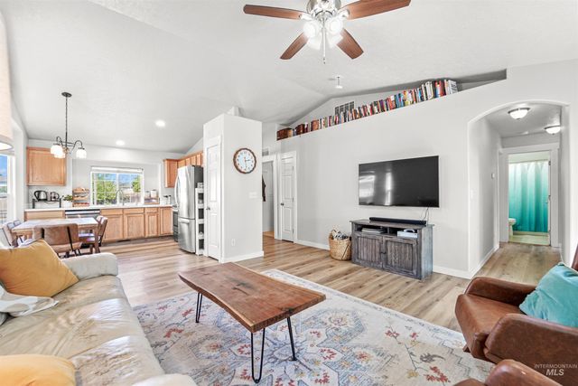 1067 W Pouch St, Kuna, ID 83634