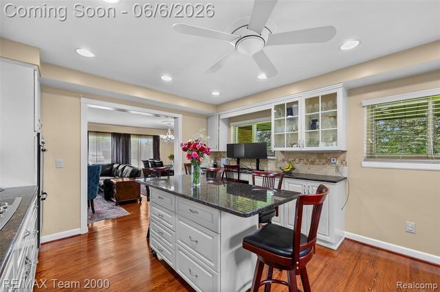 111 Brentwood Drive, Dearborn, MI 48124