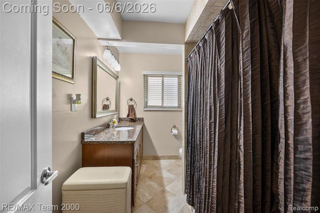 111 Brentwood Drive, Dearborn, MI 48124