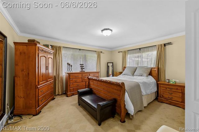 111 Brentwood Drive, Dearborn, MI 48124