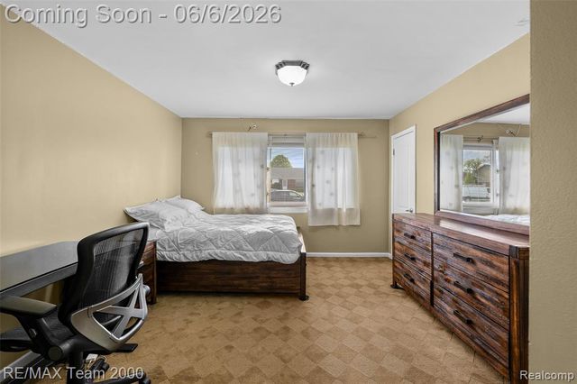 111 Brentwood Drive, Dearborn, MI 48124