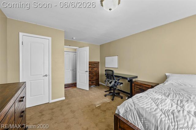 111 Brentwood Drive, Dearborn, MI 48124