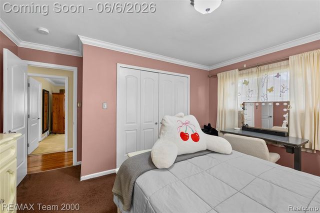 111 Brentwood Drive, Dearborn, MI 48124
