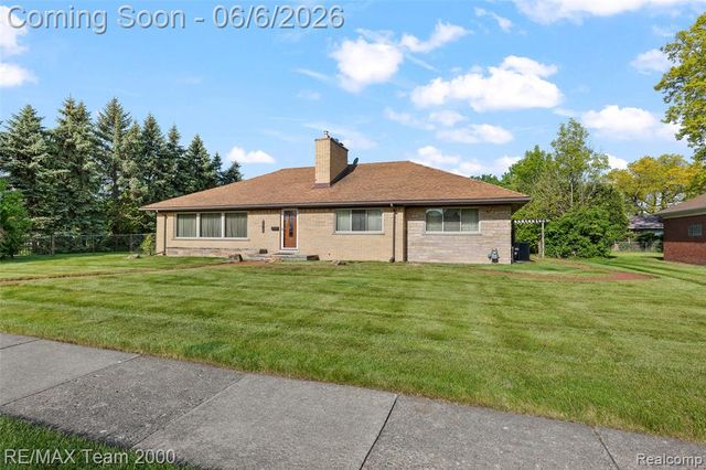 111 Brentwood Drive, Dearborn, MI 48124