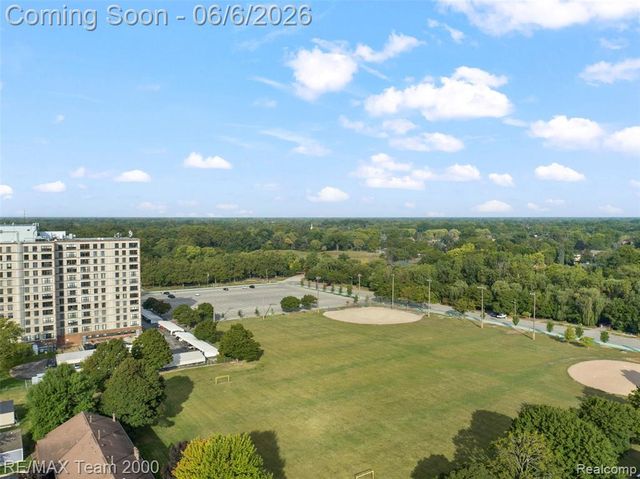 111 Brentwood Drive, Dearborn, MI 48124