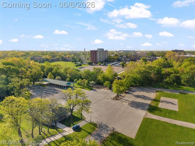 111 Brentwood Drive, Dearborn, MI 48124
