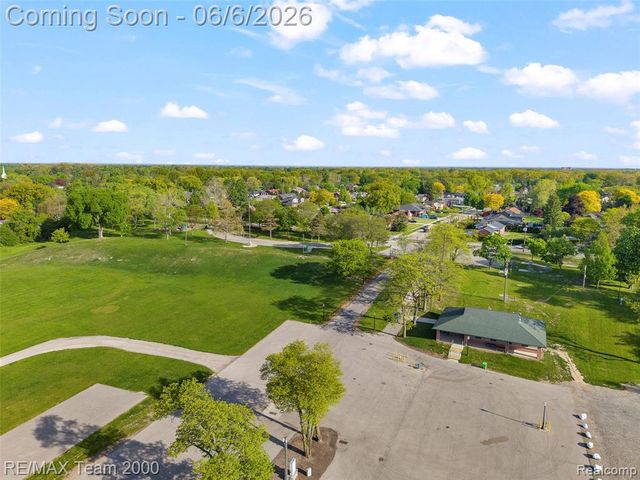 111 Brentwood Drive, Dearborn, MI 48124