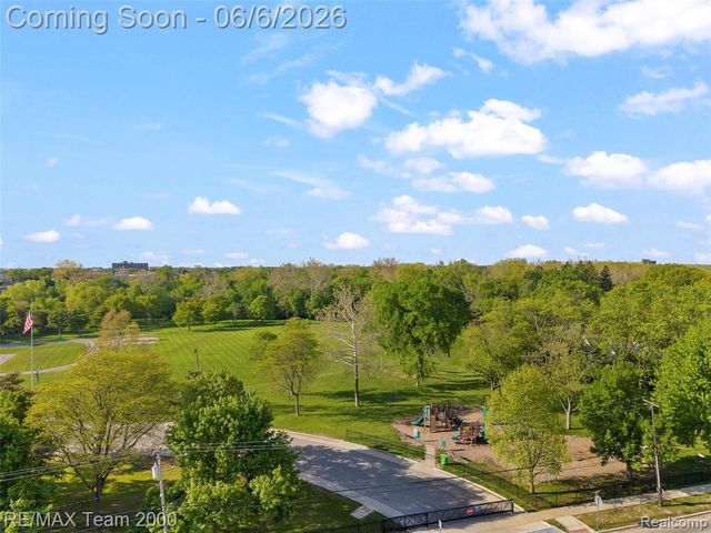 111 Brentwood Drive, Dearborn, MI 48124