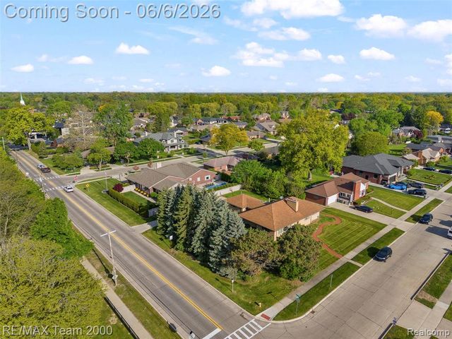 111 Brentwood Drive, Dearborn, MI 48124