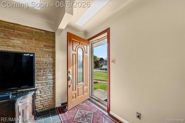 111 Brentwood Drive, Dearborn, MI 48124