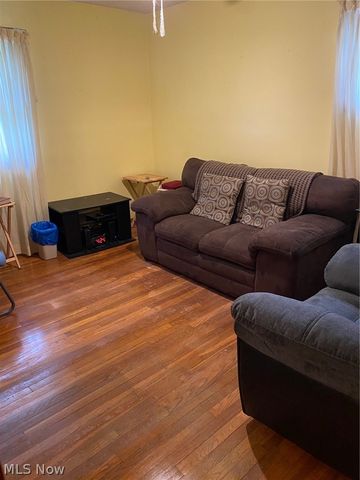 19601 Mayfair Lane, Warrensville Heights, OH 44128