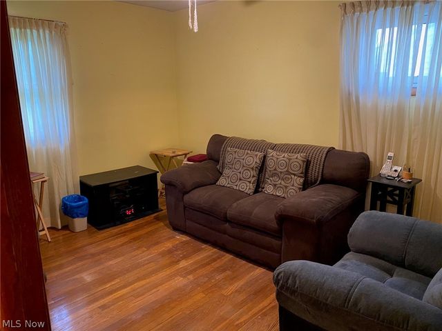 19601 Mayfair Lane, Warrensville Heights, OH 44128
