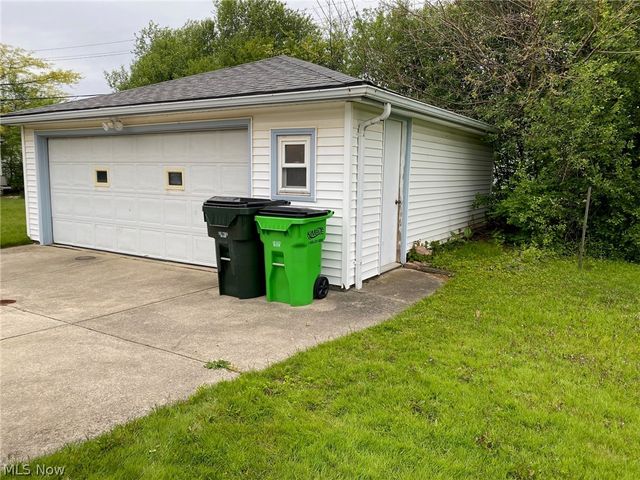 19601 Mayfair Lane, Warrensville Heights, OH 44128