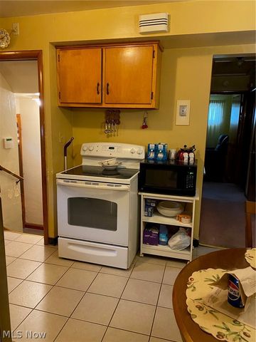 19601 Mayfair Lane, Warrensville Heights, OH 44128