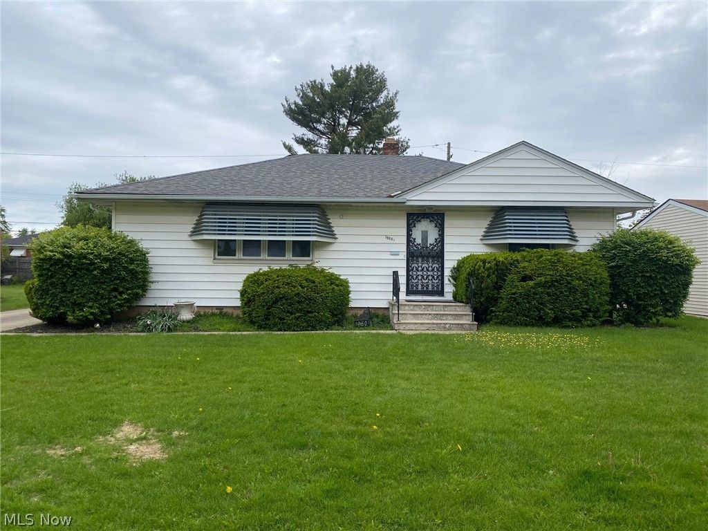 19601 Mayfair Lane, Warrensville Heights, OH 44128