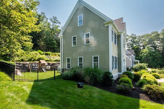 493 Taylor Rd, Stow, MA 01775