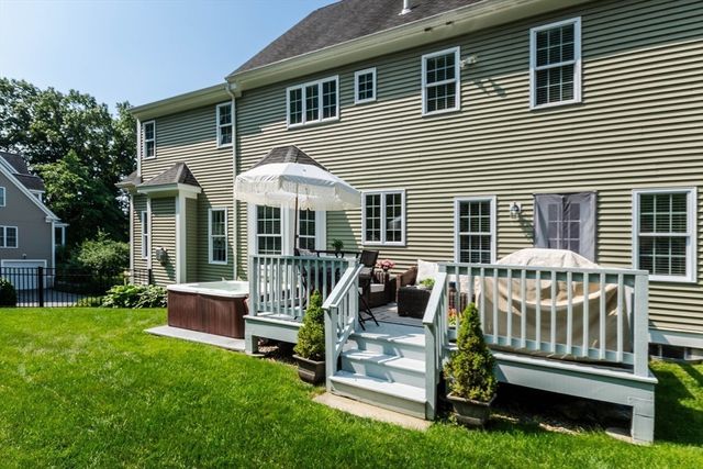 493 Taylor Rd, Stow, MA 01775