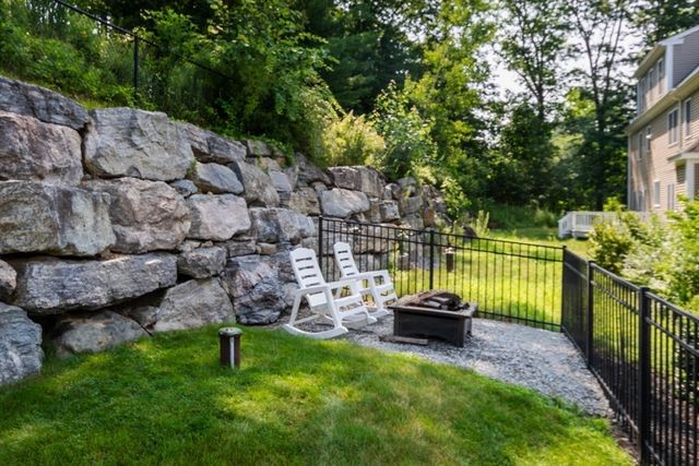 493 Taylor Rd, Stow, MA 01775