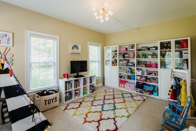 493 Taylor Rd, Stow, MA 01775