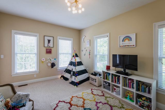 493 Taylor Rd, Stow, MA 01775