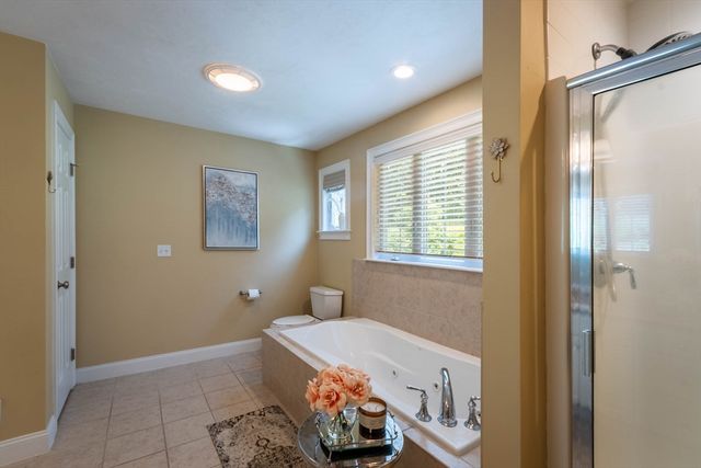493 Taylor Rd, Stow, MA 01775