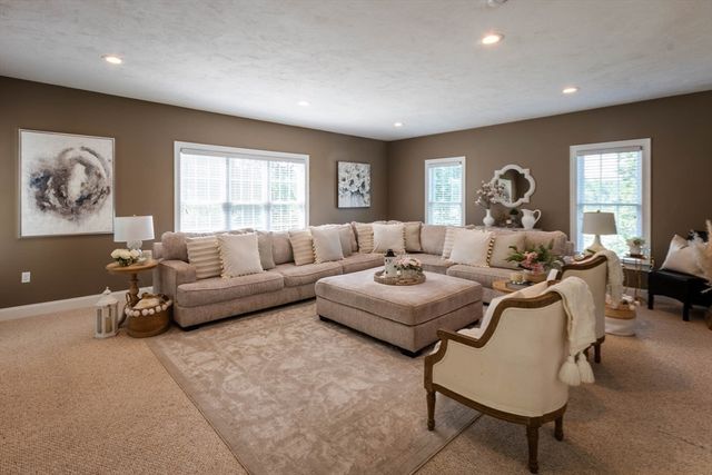 493 Taylor Rd, Stow, MA 01775
