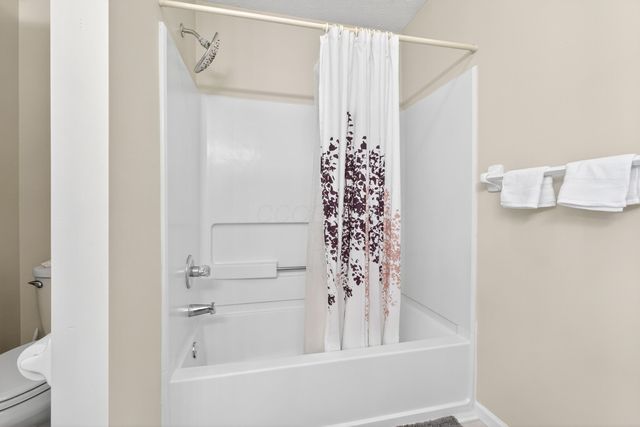 3002 Glenloch Circle, Dublin, OH 43017